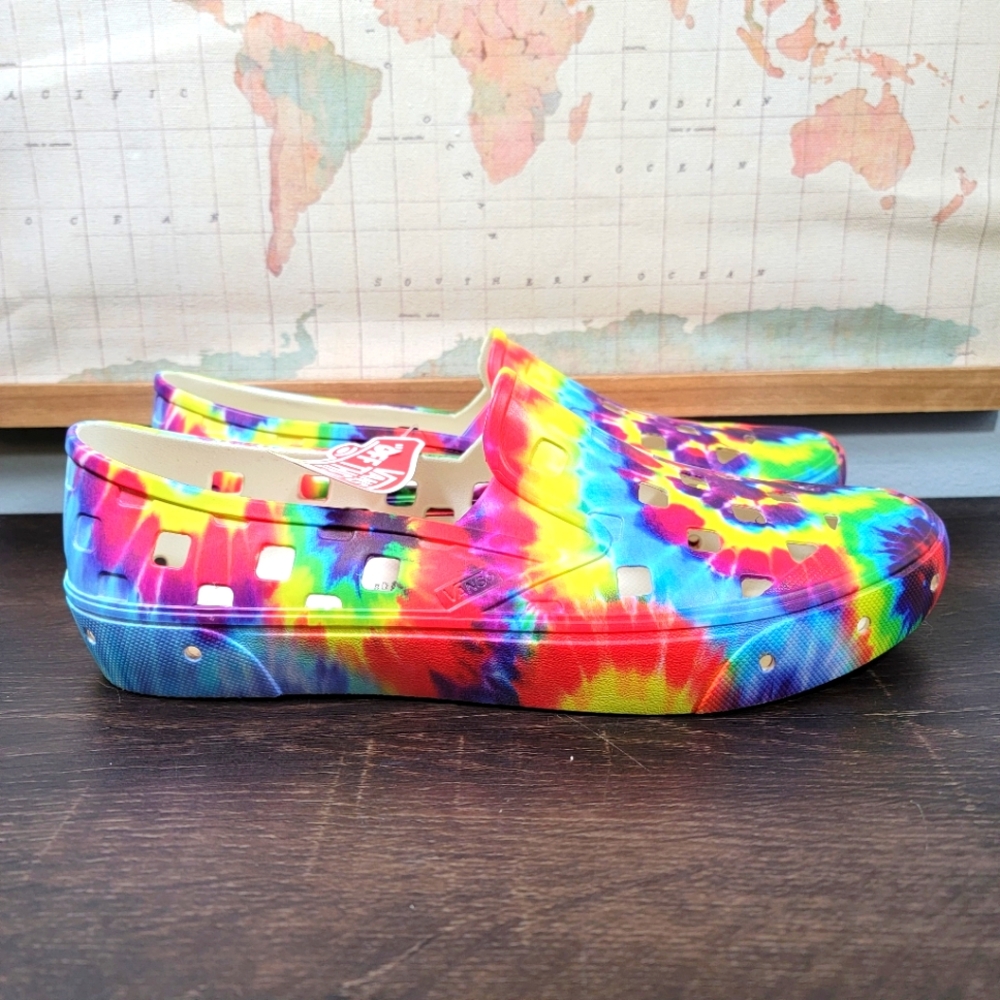 BRAND NEW Vans Trek Slip On Tie Dye Shoe Men's Size 12.0